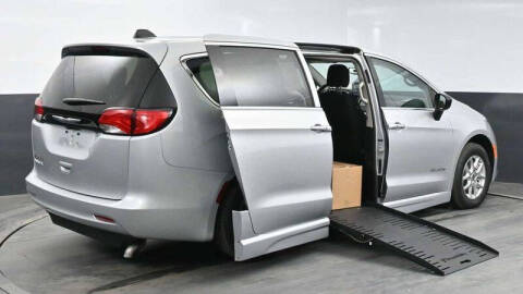 2024 Chrysler Voyager LX