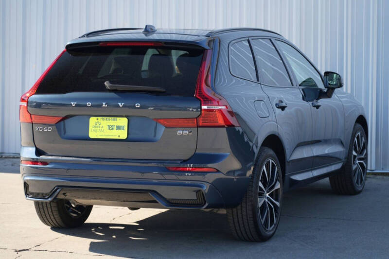 2024 Volvo XC60 B5 Plus Dark Theme