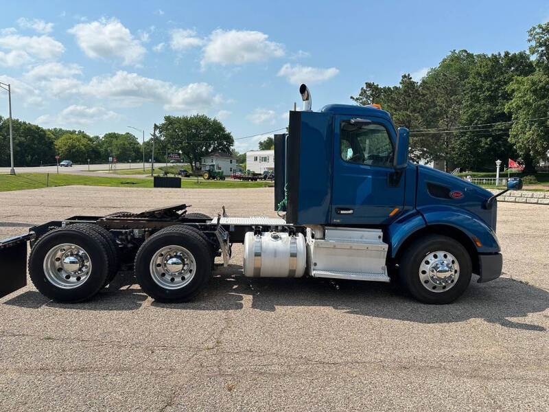 2017 Peterbilt 579