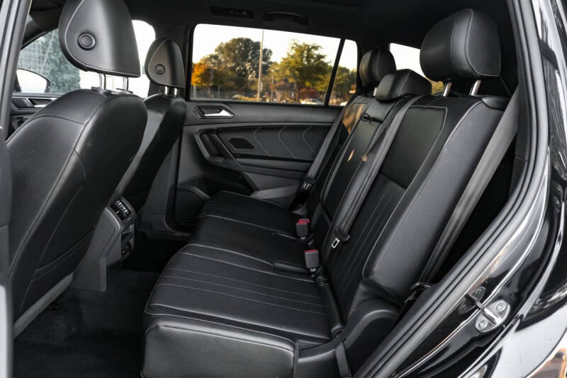 2022 Volkswagen Tiguan SE R-Line Black