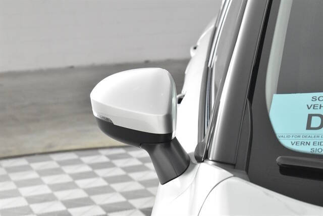 2024 Mitsubishi Outlander ES