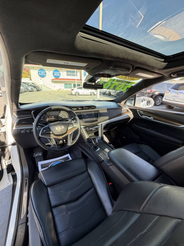 2017 Cadillac XT5 Platinum