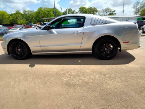 2014 Ford Mustang V6