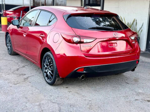 2015 Mazda MAZDA3 i Sport
