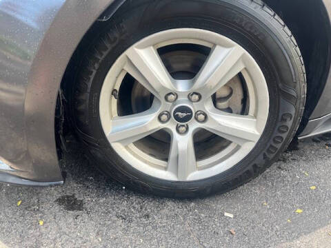 2017 Ford Mustang V6