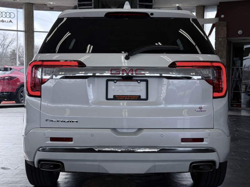 2022 GMC Acadia Denali