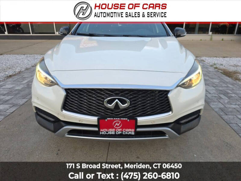 2017 Infiniti QX30 Premium