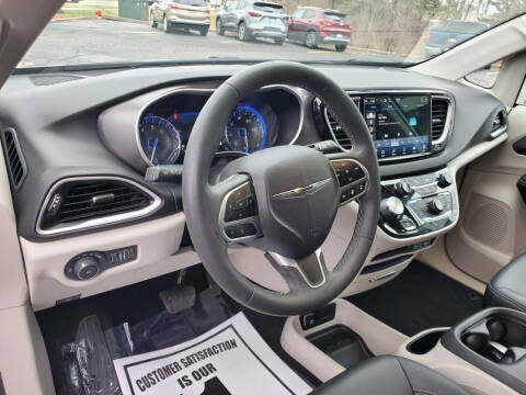 2024 Chrysler Pacifica Touring L