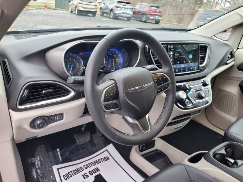 2024 Chrysler Pacifica Touring L