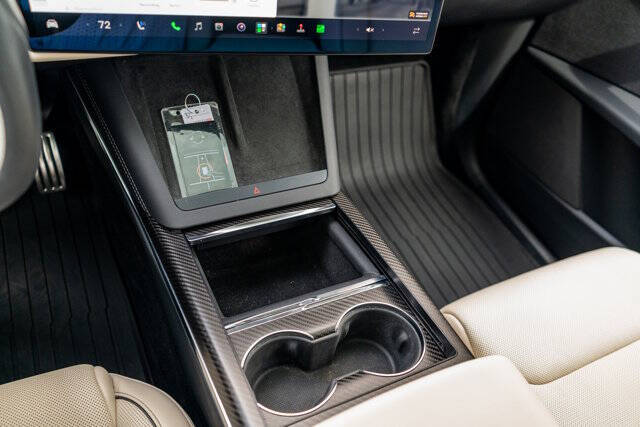 2022 Tesla Model X 46