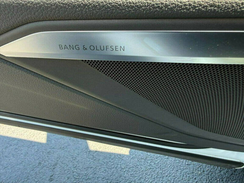 2024 Audi Q8 e-tron quattro Premium Plus
