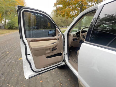 2004 Ford Explorer Eddie Bauer