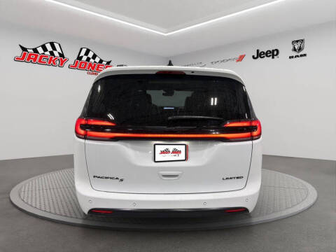 2025 Chrysler Pacifica Limited