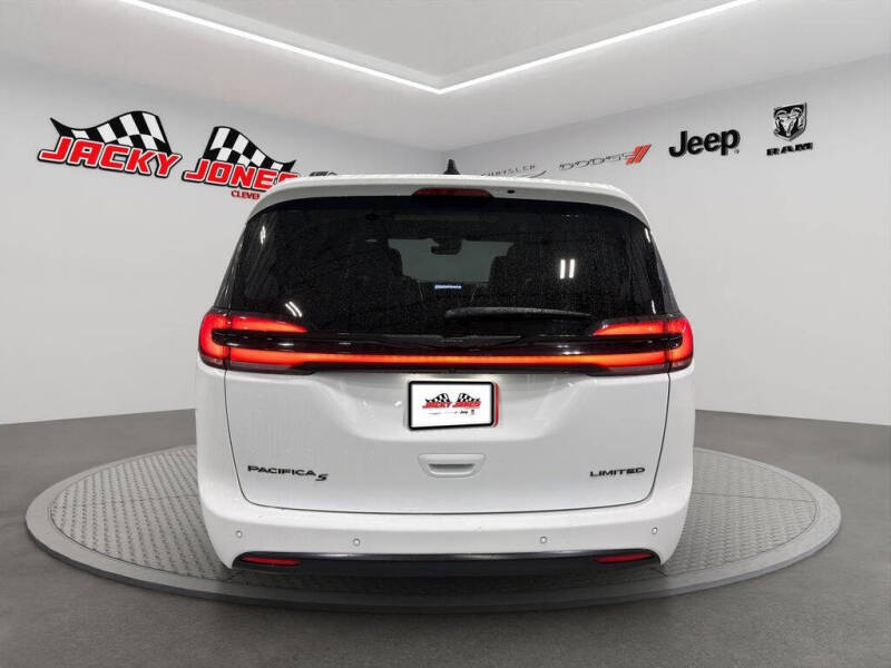 2025 Chrysler Pacifica Limited