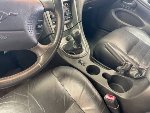 2004 Ford Mustang GT Deluxe