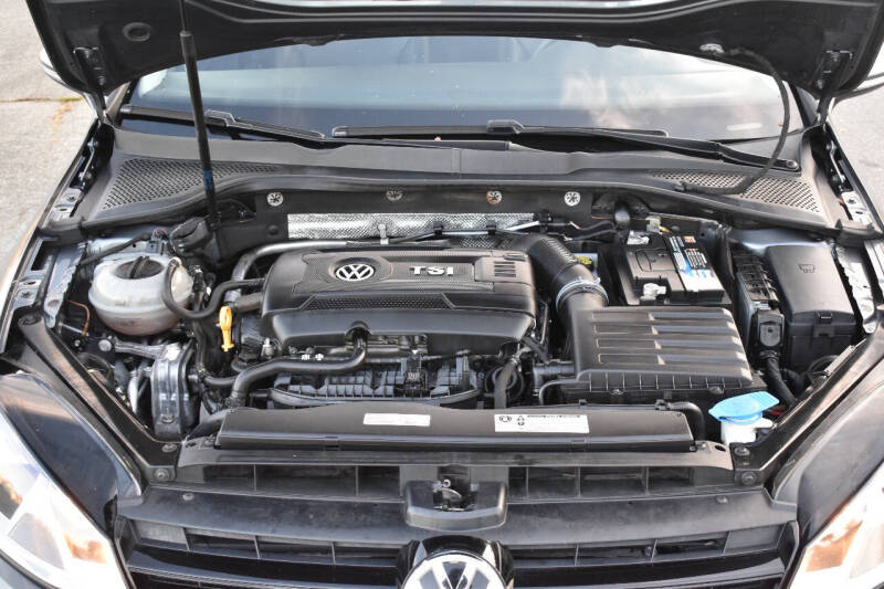 2017 Volkswagen Golf TSI SE