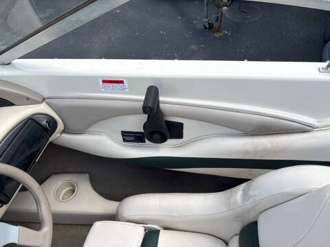 2001 Larson Boats 190SEI