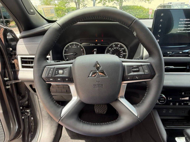 2026 Mitsubishi Outlander LE