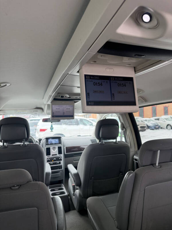 2010 Chrysler Town and Country Touring