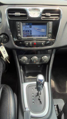 2011 Chrysler 200 Touring