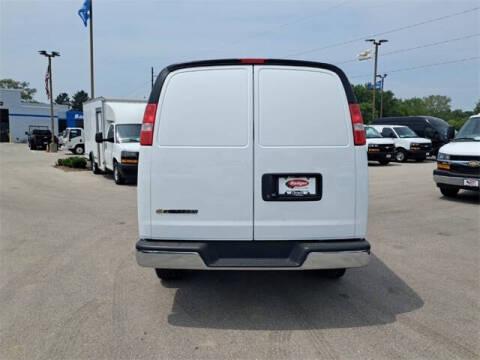 2025 Chevrolet Express 3500