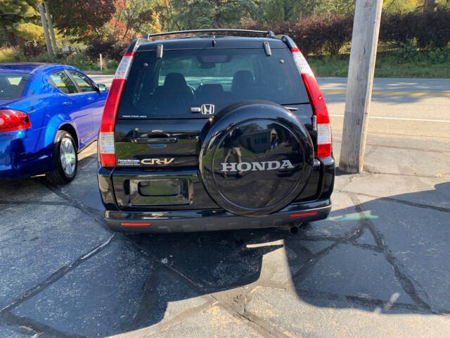 2005 Honda CR-V for sale at Chuckie Bizzarro's Fleetwing Auto in Erie, PA