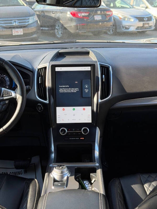 2023 Ford Edge Titanium