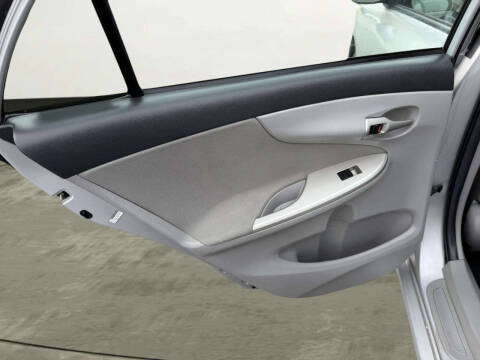 2011 Toyota Corolla LE