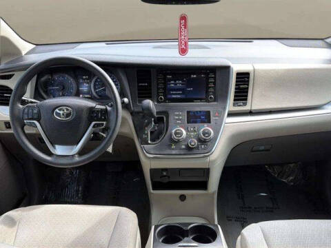2019 Toyota Sienna LE 8-Passenger