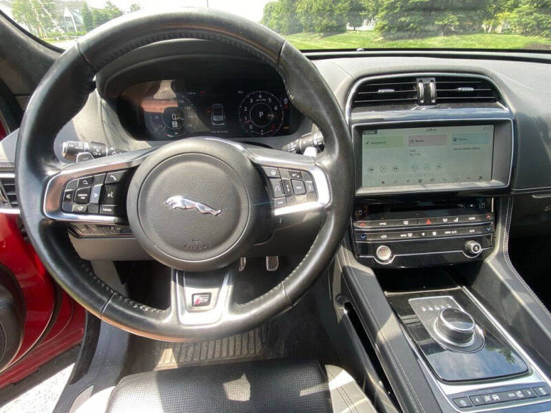 2019 Jaguar F-PACE S