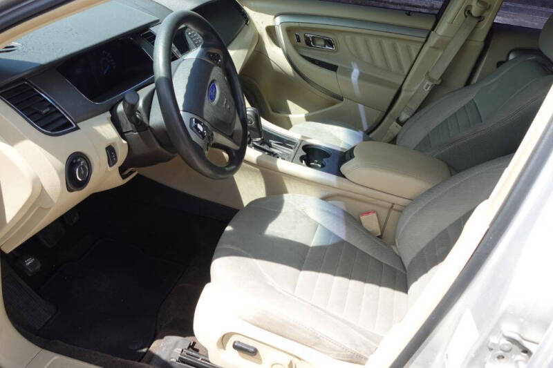 2015 Ford Taurus
