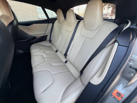 2016 Tesla Model S 90D