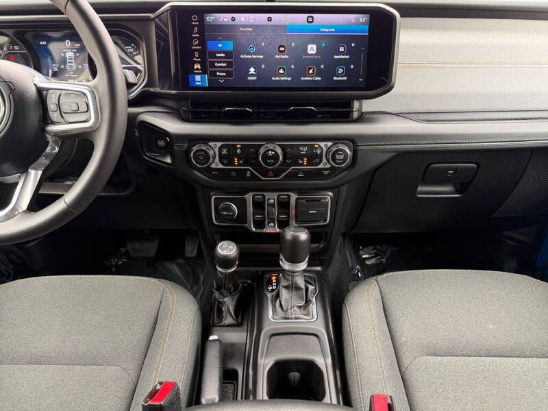 2024 Jeep Wrangler Sahara 4xe
