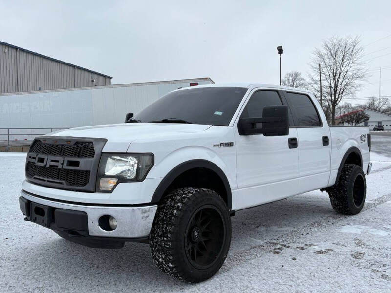 2014 Ford F-150 for sale at The Car Mart in Milford IN