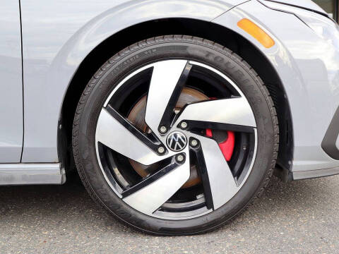 2022 Volkswagen Golf GTI SE