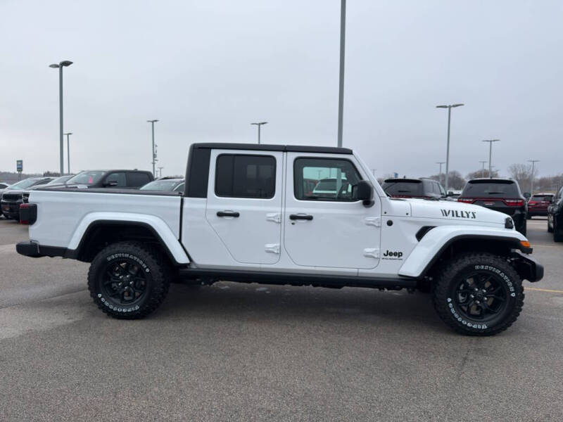 2026 Jeep Gladiator Sport