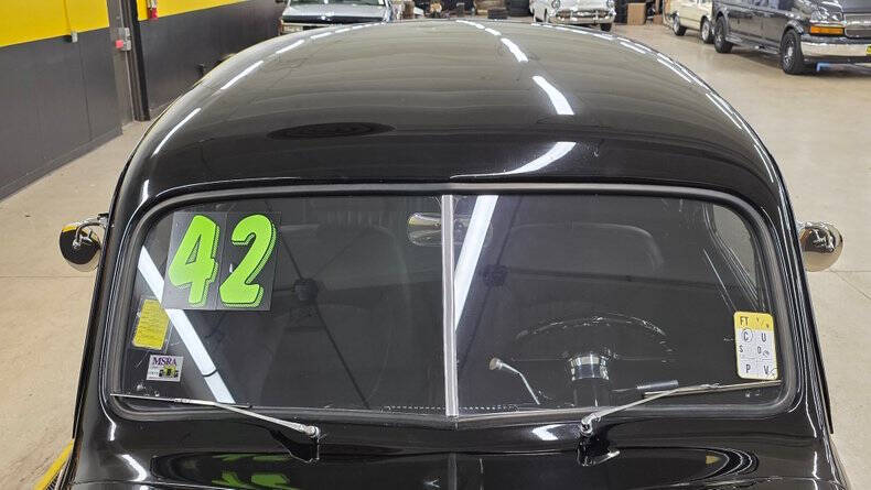 1942 Ford Super Deluxe