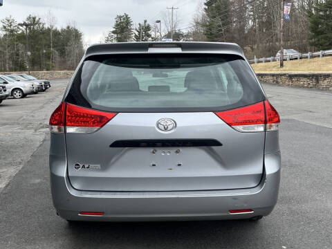 2011 Toyota Sienna Base 7-Passenger