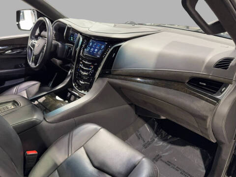 2019 Cadillac Escalade Platinum