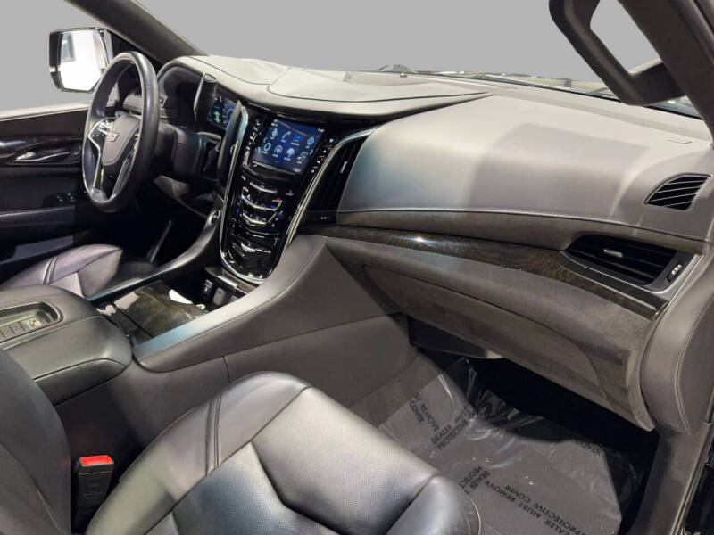 2019 Cadillac Escalade Platinum