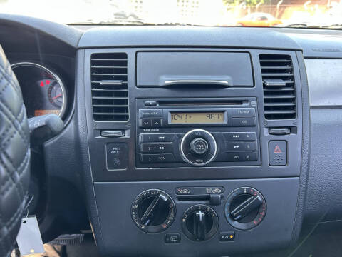 2008 Nissan Versa 1.8 S