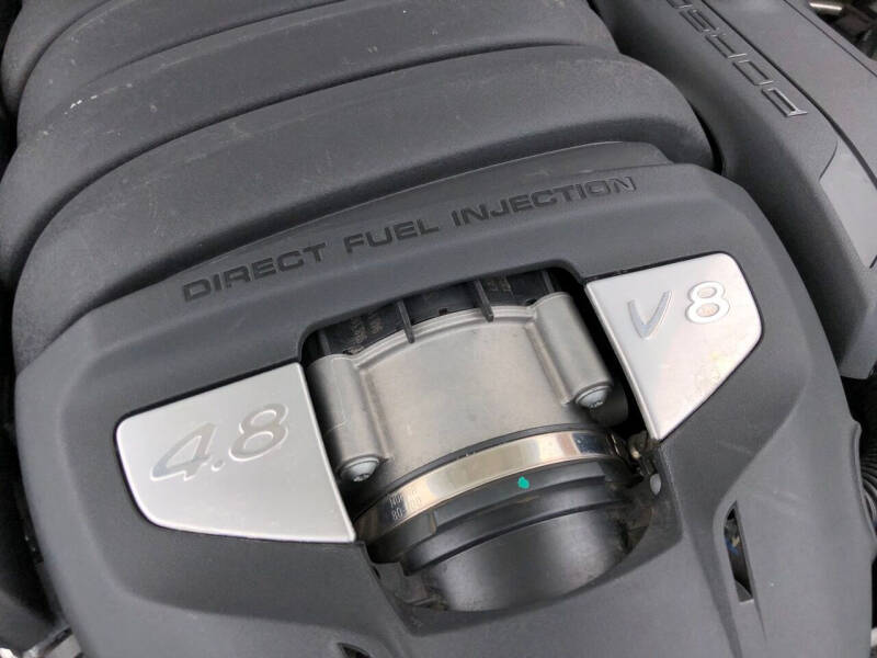 2013 Porsche Cayenne GTS