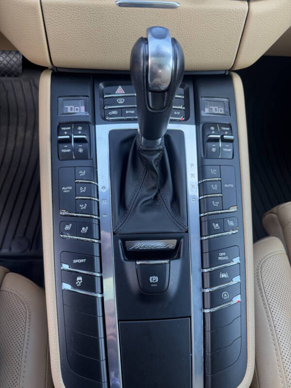 2017 Porsche Macan S