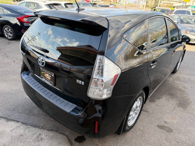 2012 Toyota Prius v Five
