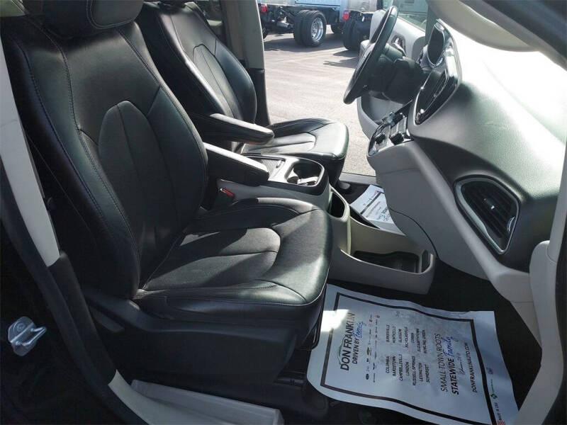 2022 Chrysler Pacifica Touring L