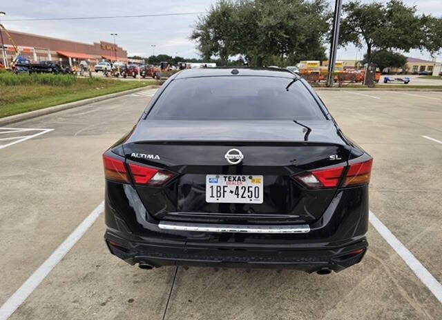 2022 Nissan Altima SL photo 5