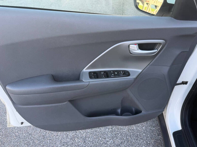2017 Kia Niro LX