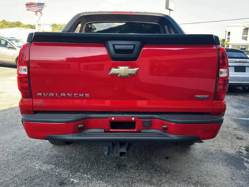 2011 Chevrolet Avalanche LS