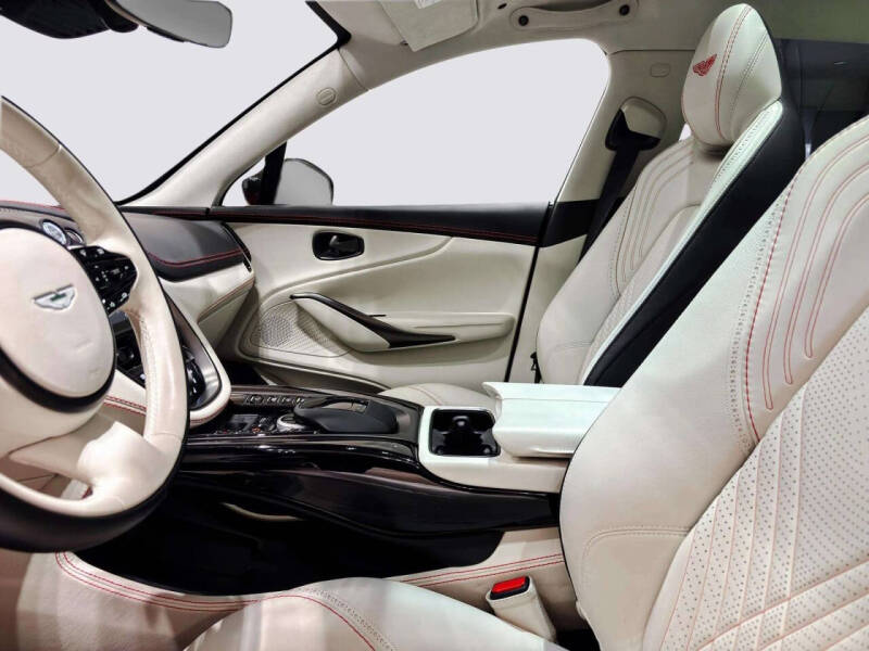 2021 Aston Martin DBX