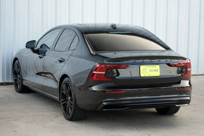 2024 Volvo S60 B5 Plus Black Edition